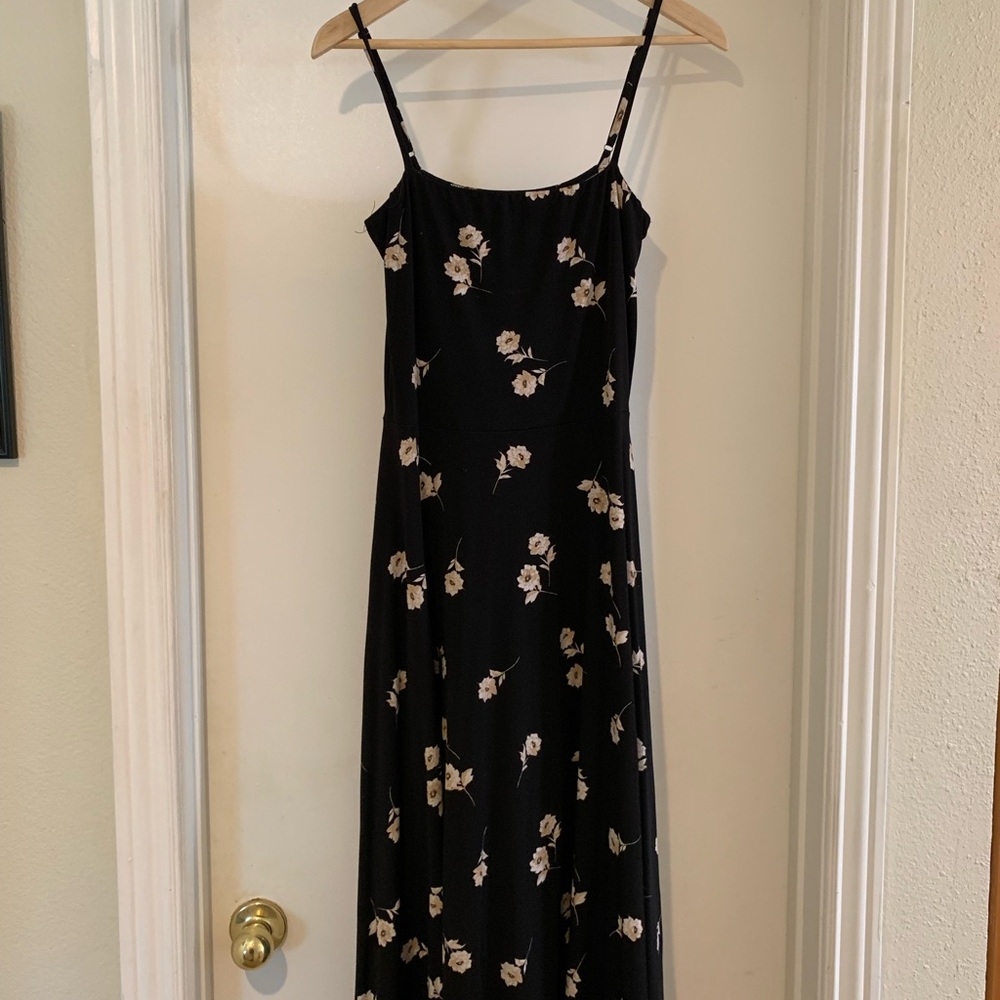 Carly Jean Los Angeles Black Floral Maxi Dress